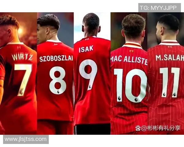 足球巨星登场时的气场与魅力：场上气势如何成就他们的传奇身份